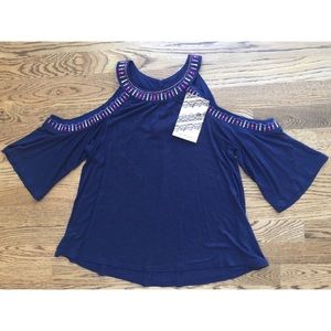 🔆NWT Embroidered EyeShadow cold shoulder blouse🔆